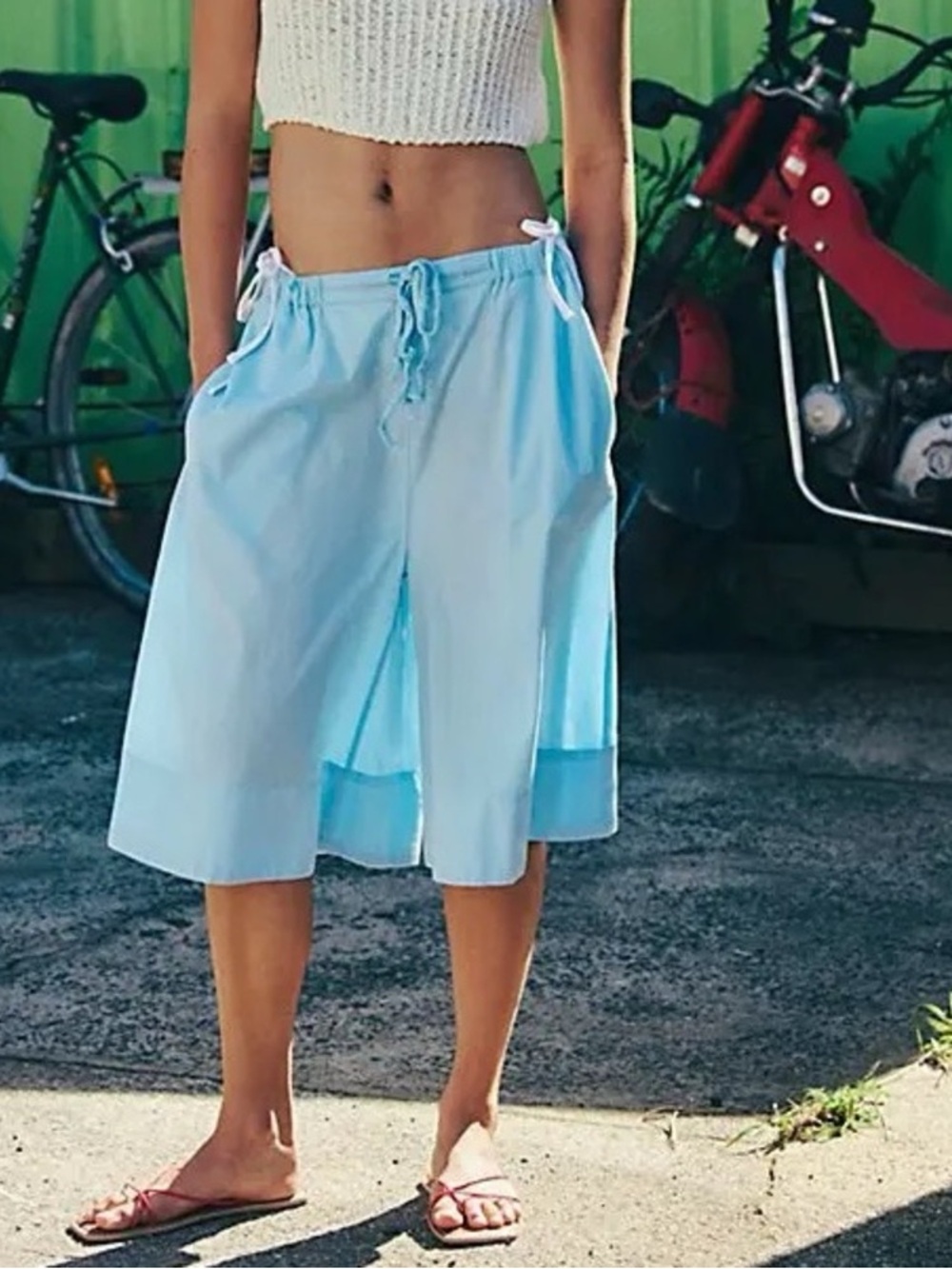 Free People Menorka Slouchy Coquette Blue Capris Pants Size Large NEW